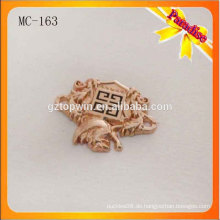 MC163 Heiße Entwurfsmetallumbauten für die Kleidung überzogene Goldmetallnamensetiketten für T-Shirt Metallnähender Umbau